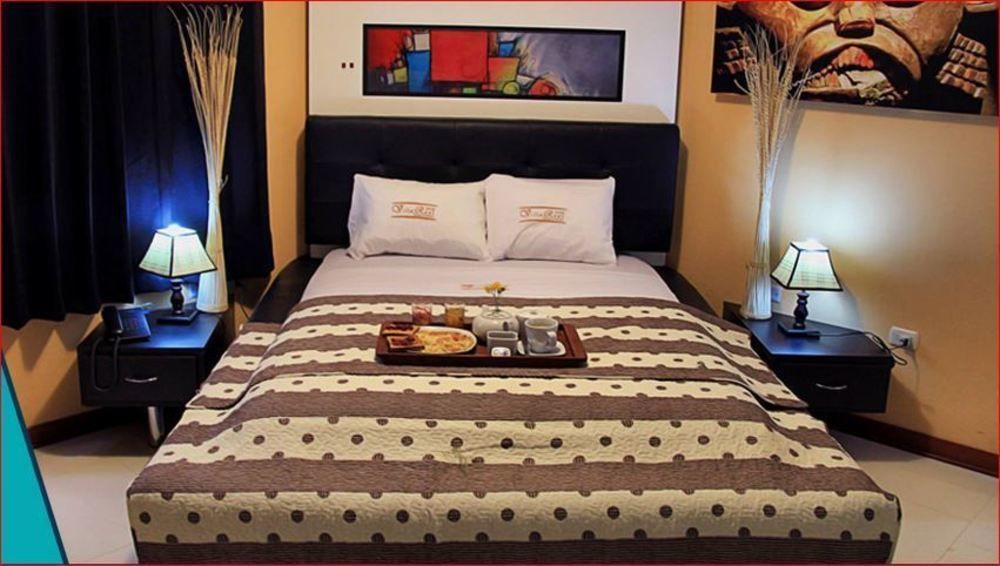 Villa Real Hotel & Suites 齐克拉约 外观 照片