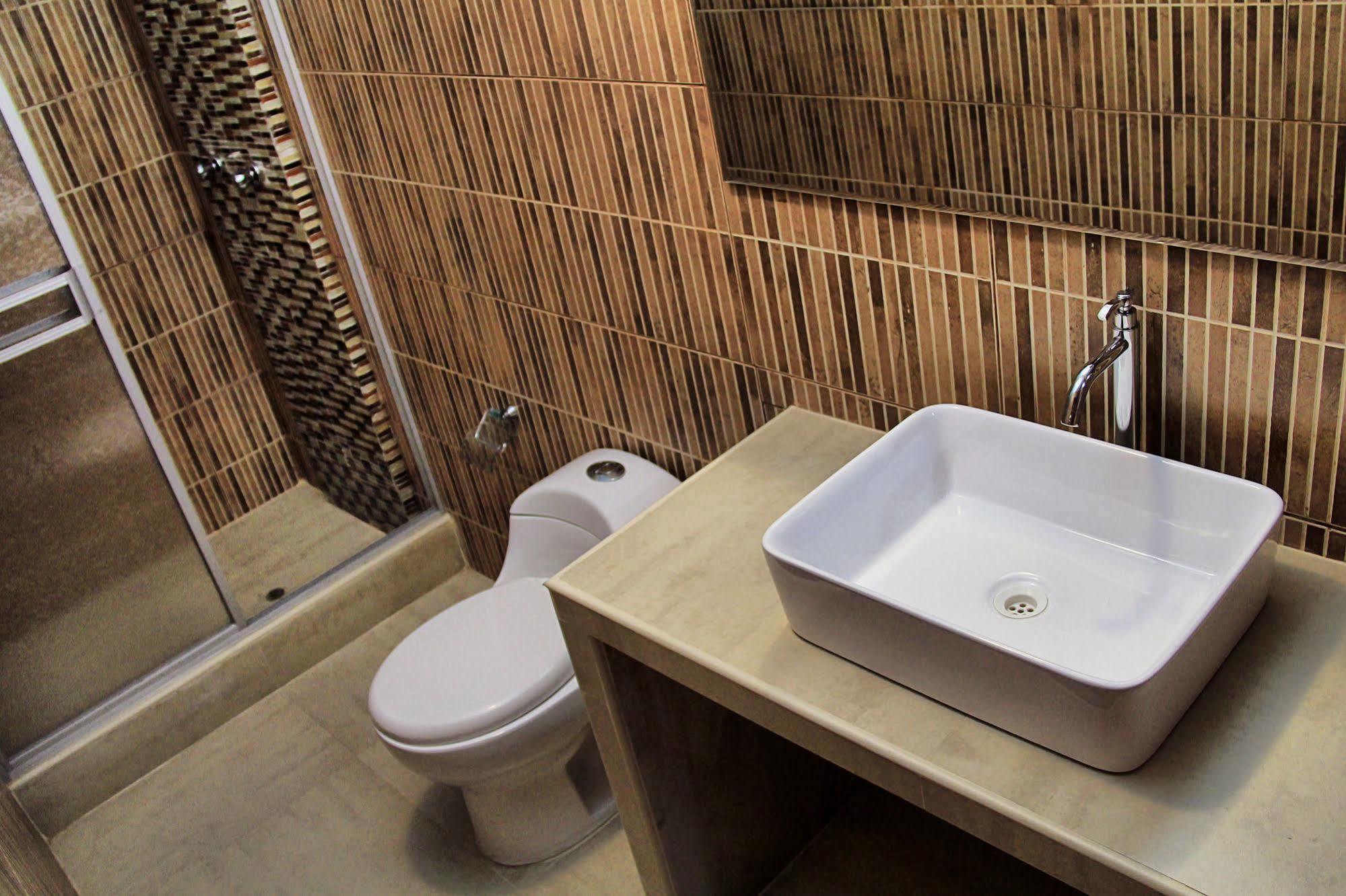 Villa Real Hotel & Suites 齐克拉约 外观 照片