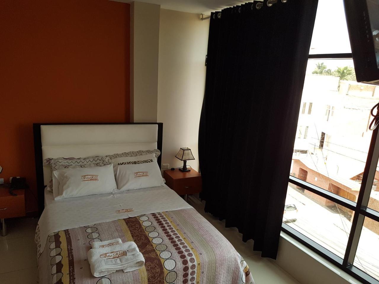 Villa Real Hotel & Suites 齐克拉约 外观 照片